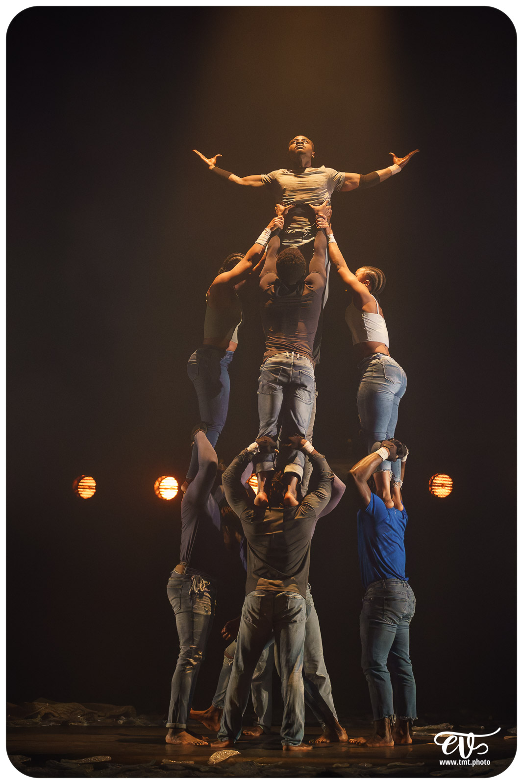 YÉ ! (L'EAU) (CIRCUS BAOBAB)